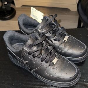 Black Air Force 1’s